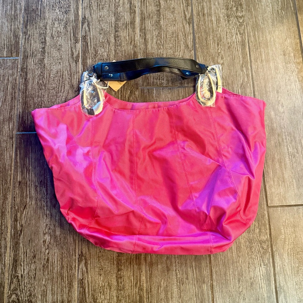 FINAL PRICE - NWT hot pink tote bag🌼
